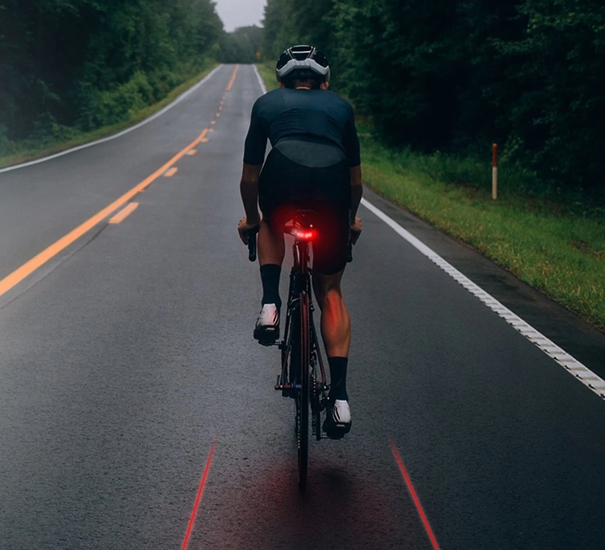 Fiets Achterlicht - LED Licht Met Laser - Fiets Lamp - Waterdicht - Racefiets Verlichting - Inclusief Batterijen - Rheme - Afbeelding 6