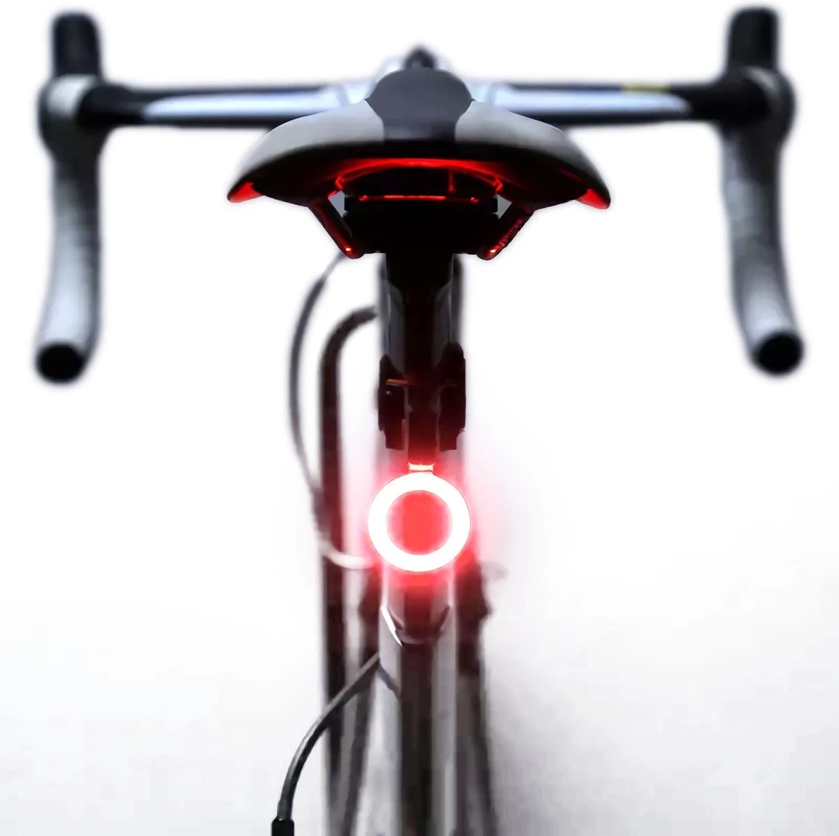 DesoMax® Fietslicht Achterlicht LED USB Oplaadbaar Helder Rond - Achterlicht Voor Racefiets En MTB – Herkenningslicht - Afbeelding 3